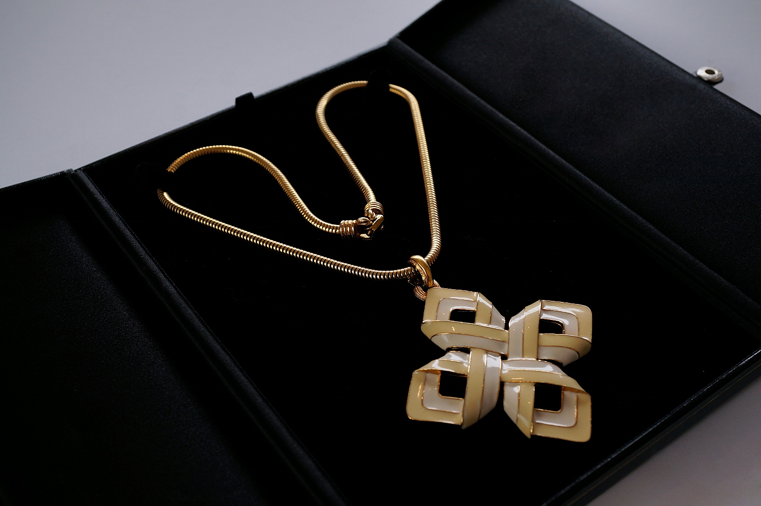 D`Orlan gold necklace & pendant, enamel coiled gilt chain, 1980
