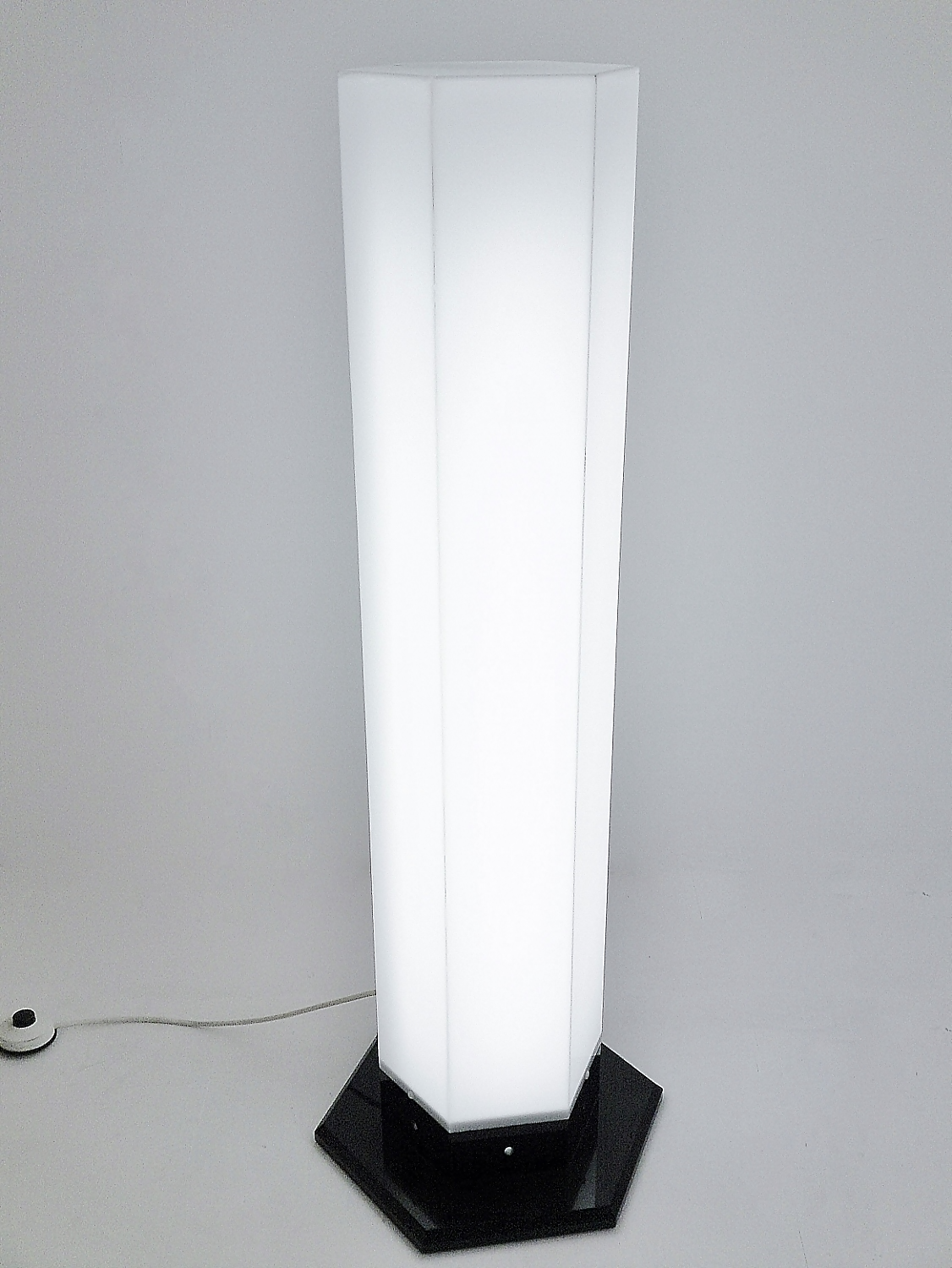 modern column floor lamp